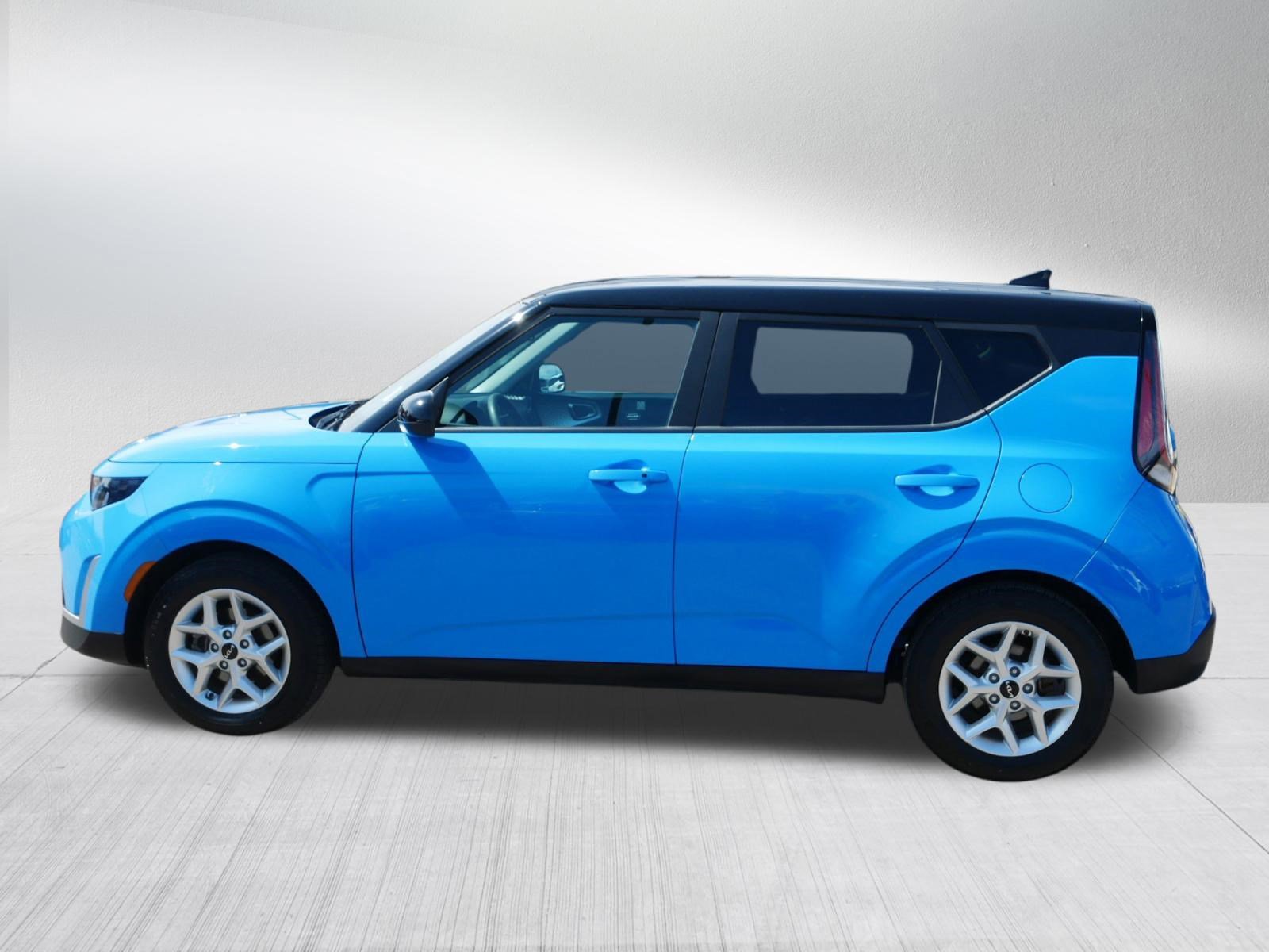 Certified 2023 Kia Soul S image 4