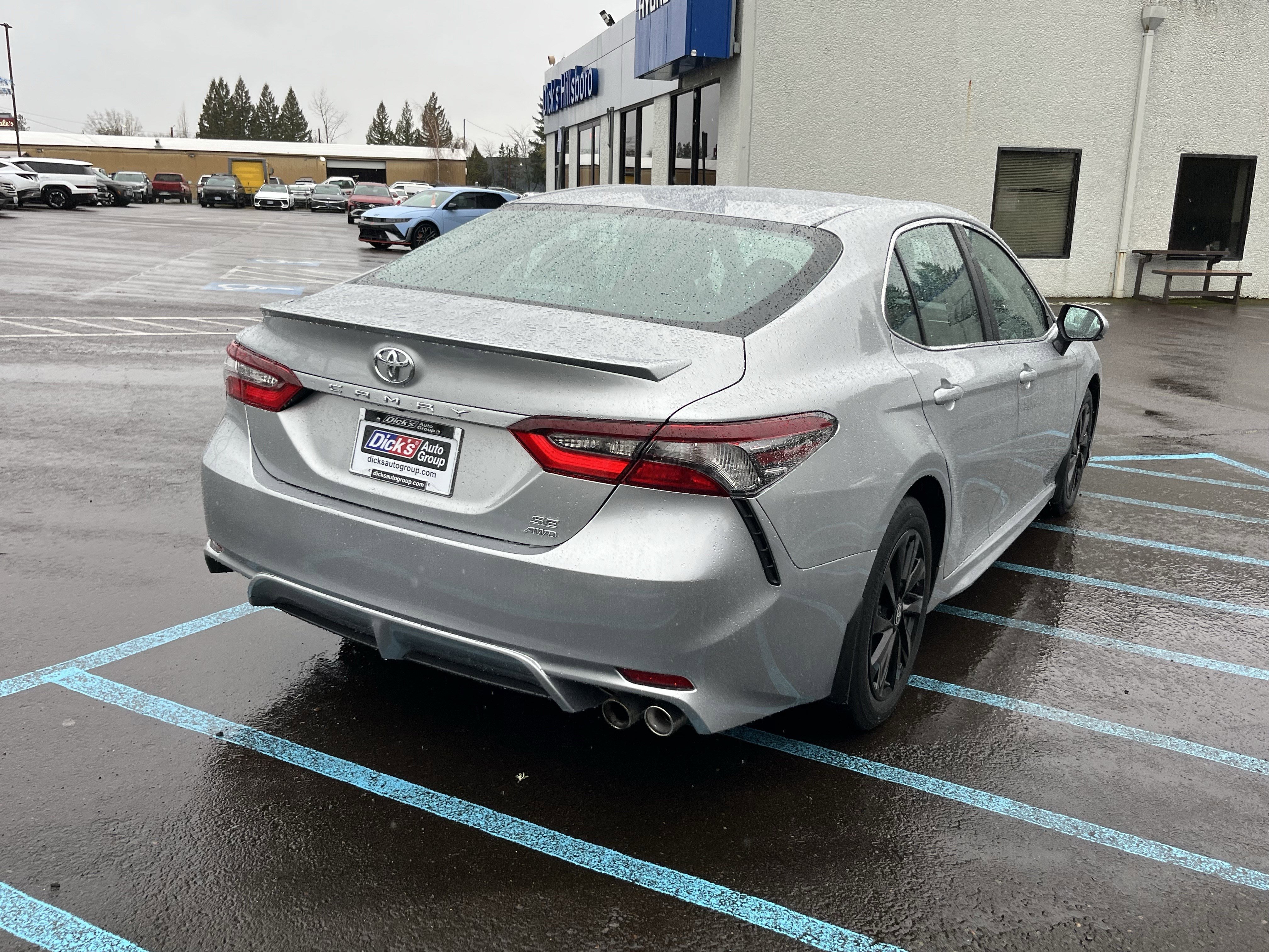Used 2024 Toyota Camry SE image 5