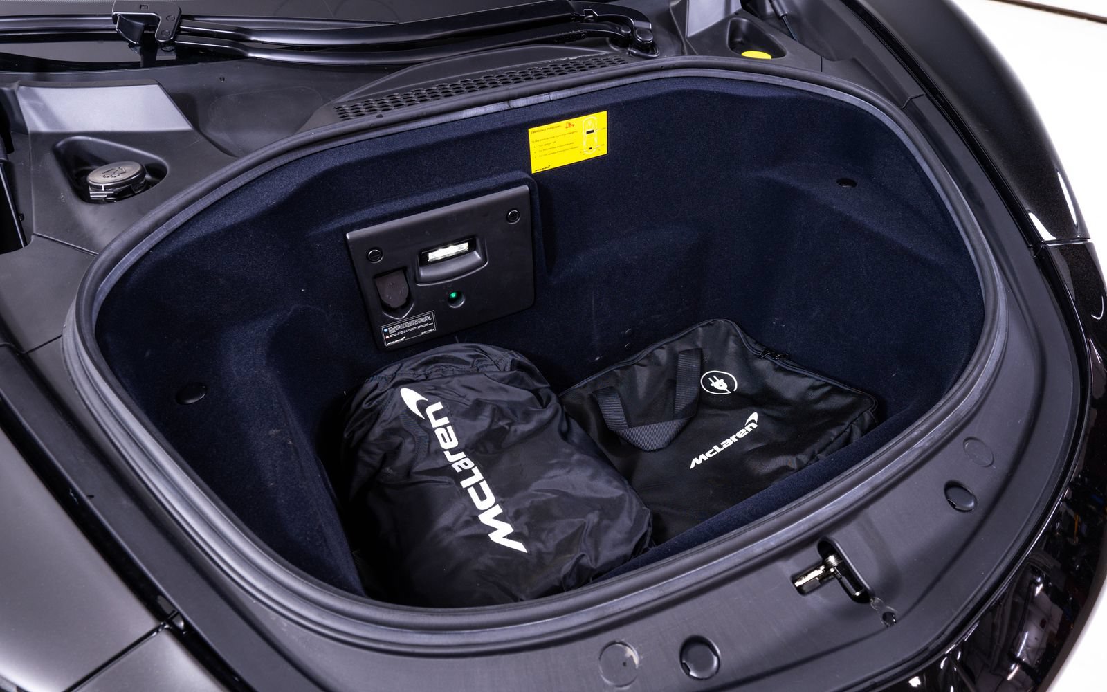 Used 2024 McLaren Artura RWD image 23