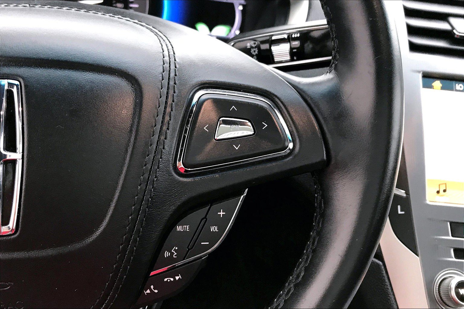 Used 2017 Lincoln MKZ Reserve w/ Technology Package FWD image 17