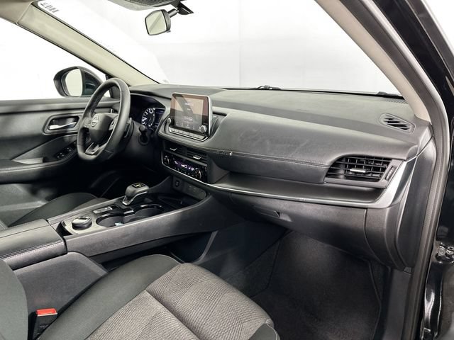 Used 2025 Nissan Rogue SV AWD/4WD image 28