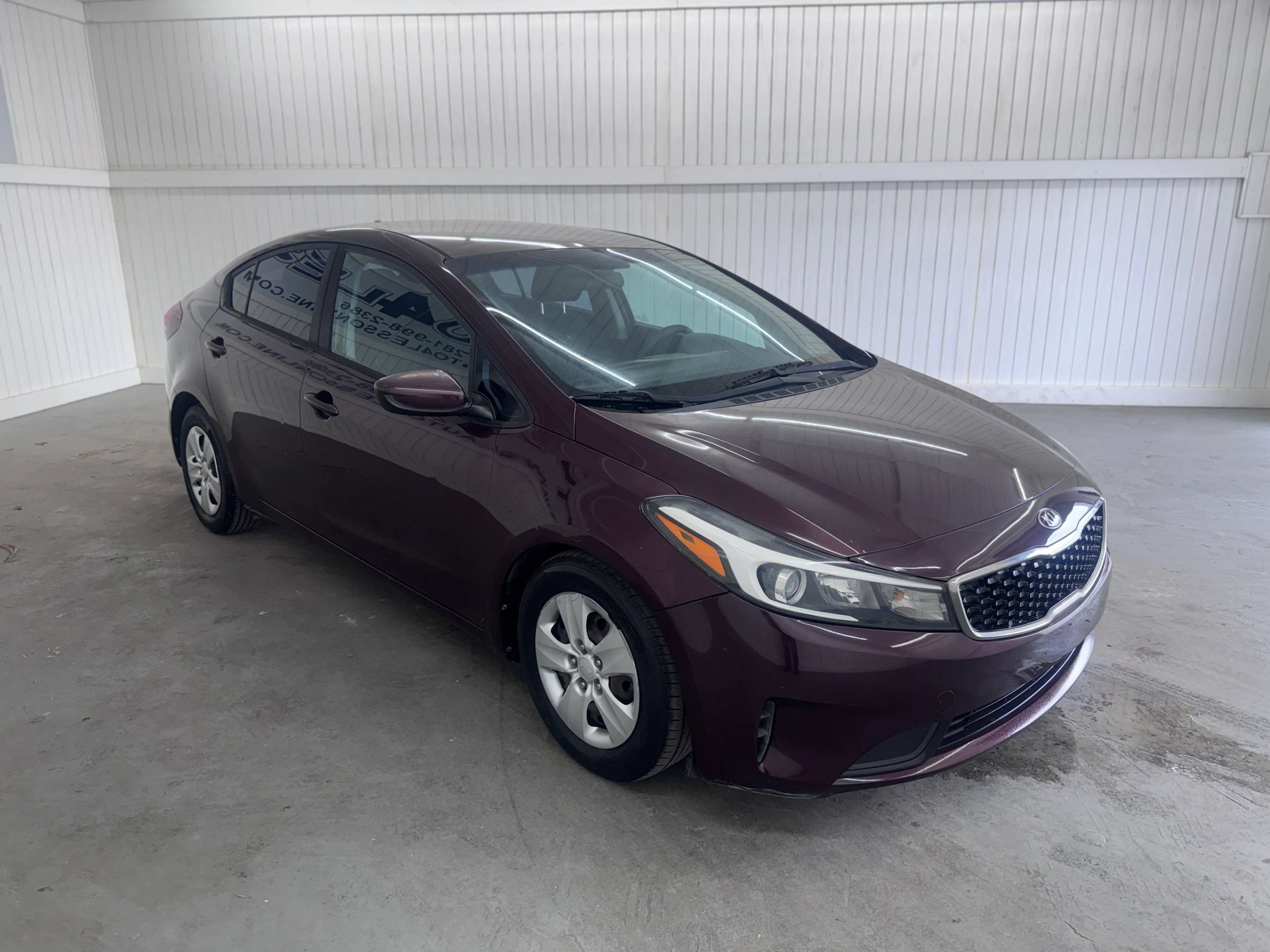 Used 2017 Kia Forte LX FWD image 3