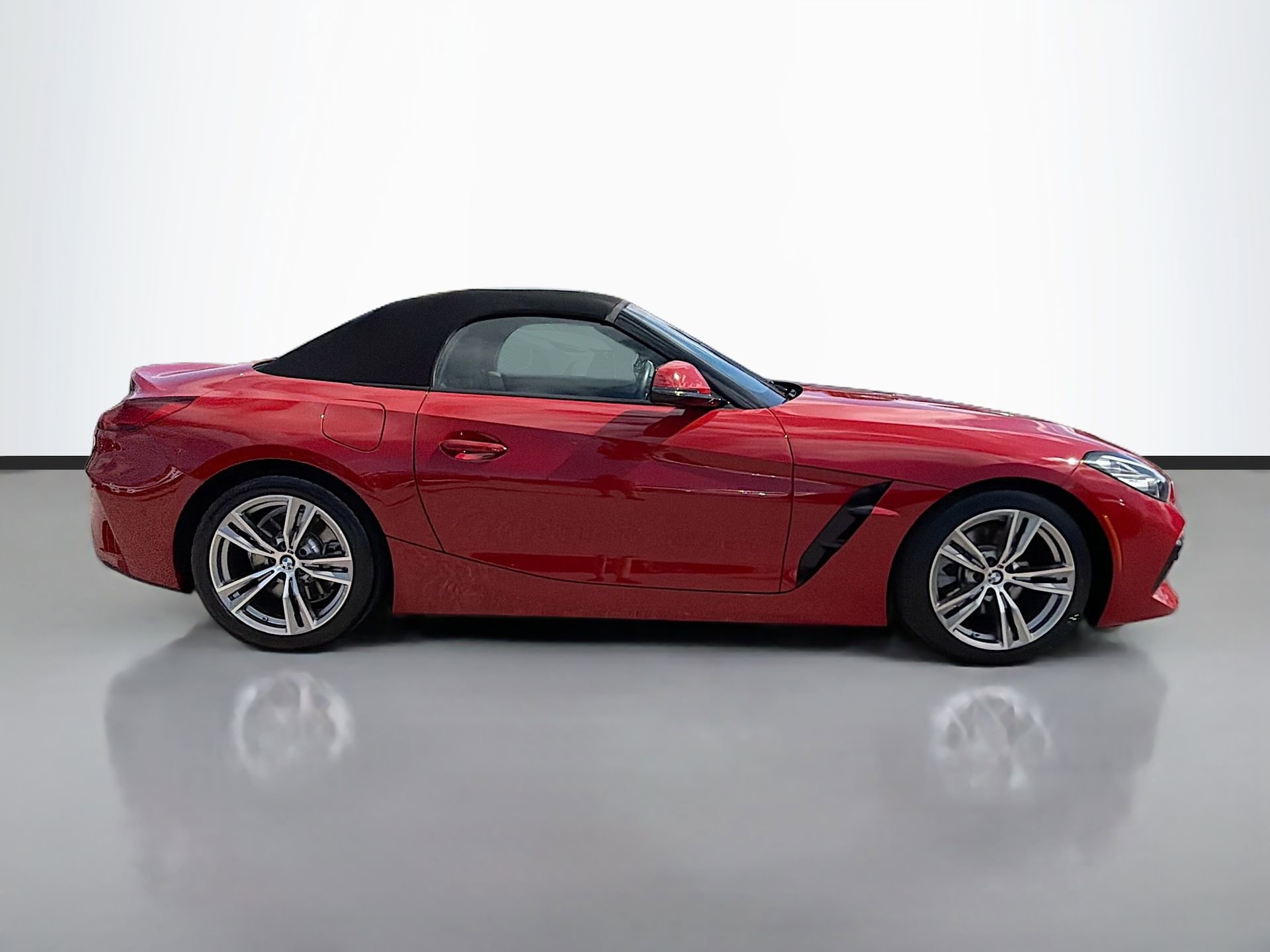 Certified 2025 BMW Z4 sDrive30i image 3
