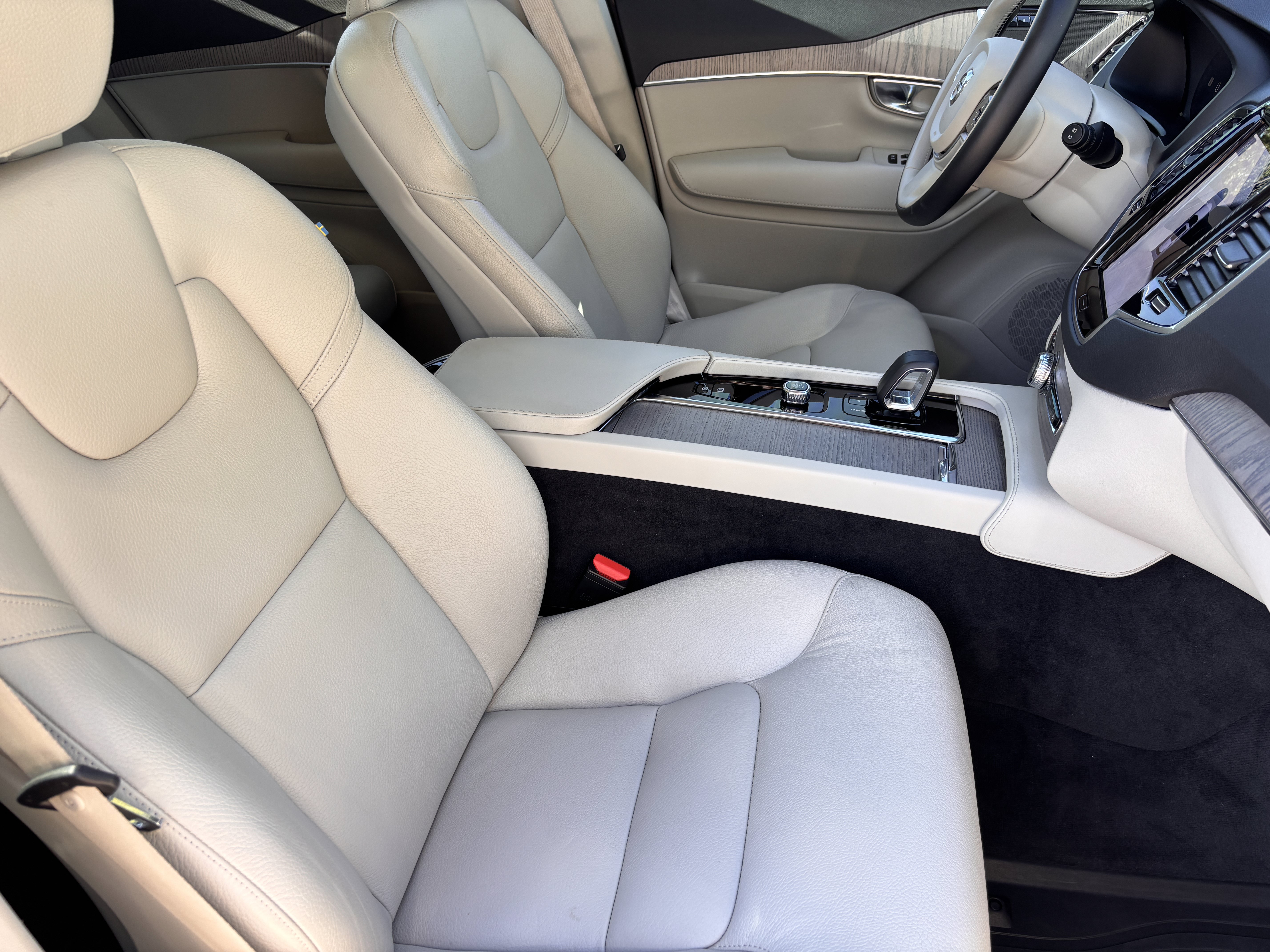 Used 2023 Volvo XC90 B6 Plus w/ Protection Package Premier AWD/4WD image 35
