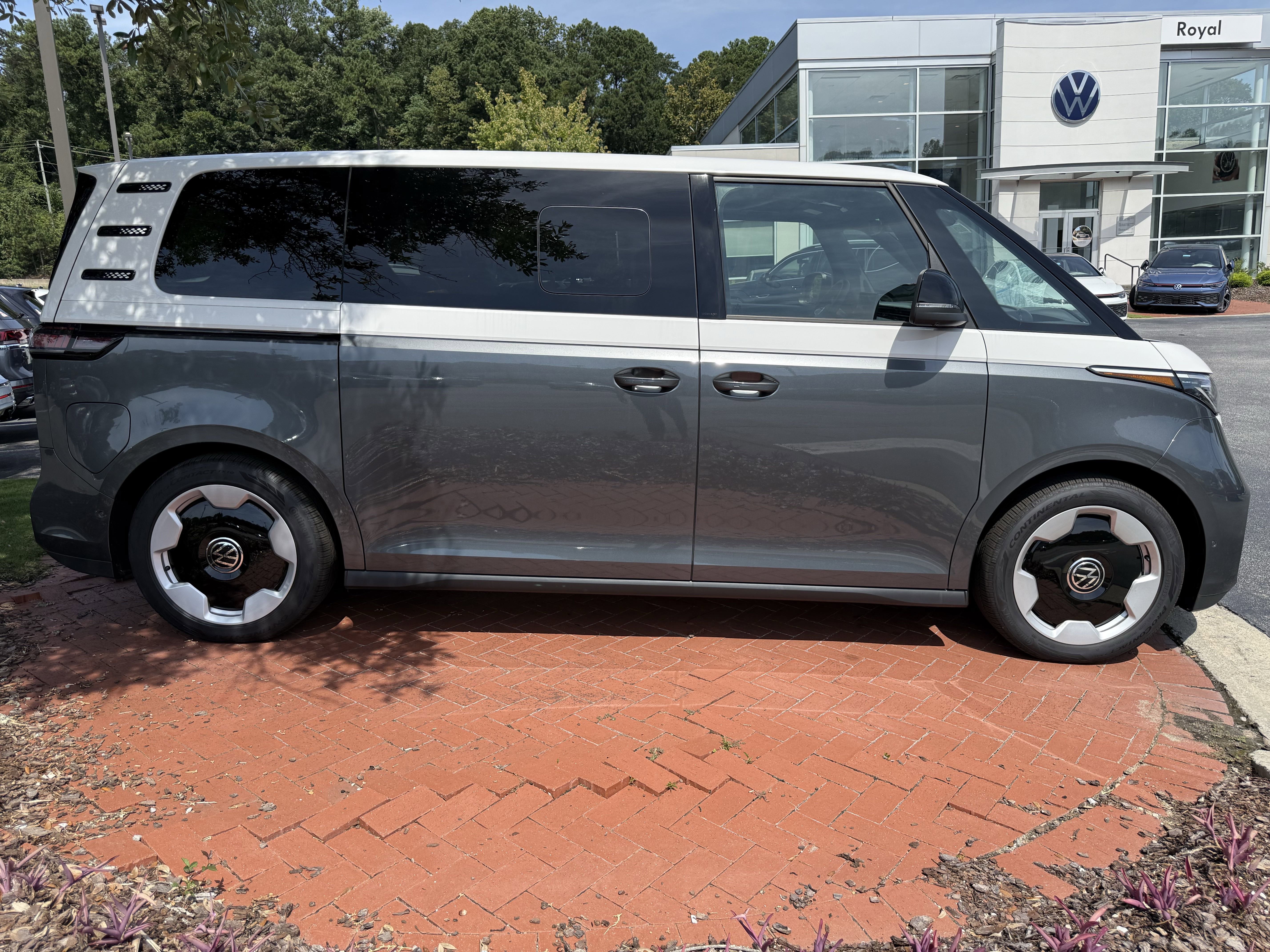 New 2025 Volkswagen ID. Buzz Pro S Plus image 4