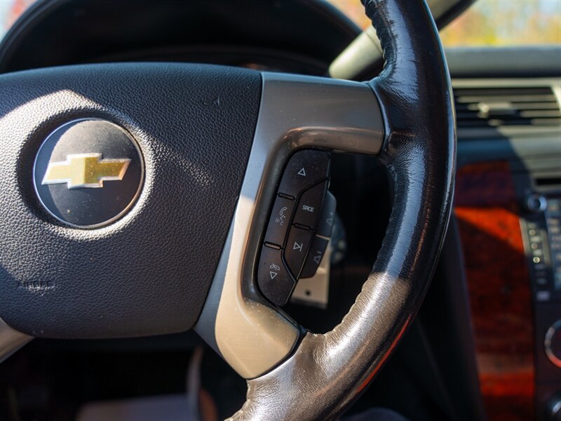 Used 2013 Chevrolet Suburban LTZ AWD/4WD image 33
