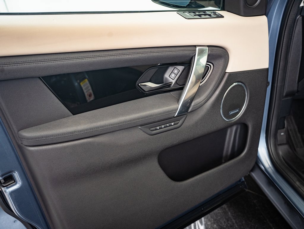 Used 2022 Land Rover Discovery Sport SE image 22