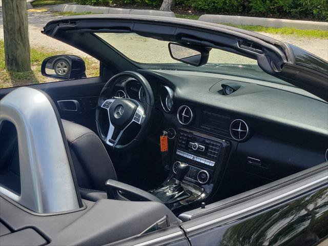 Used 2015 Mercedes-Benz SLK 250 w/ Premium Package image 4