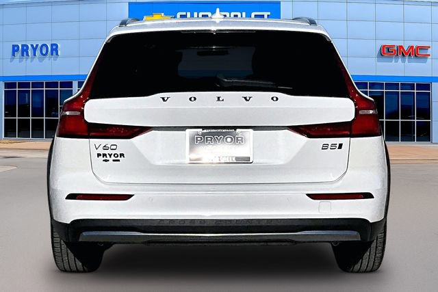 Used 2025 Volvo V60 B5 Cross Country Plus AWD/4WD image 6