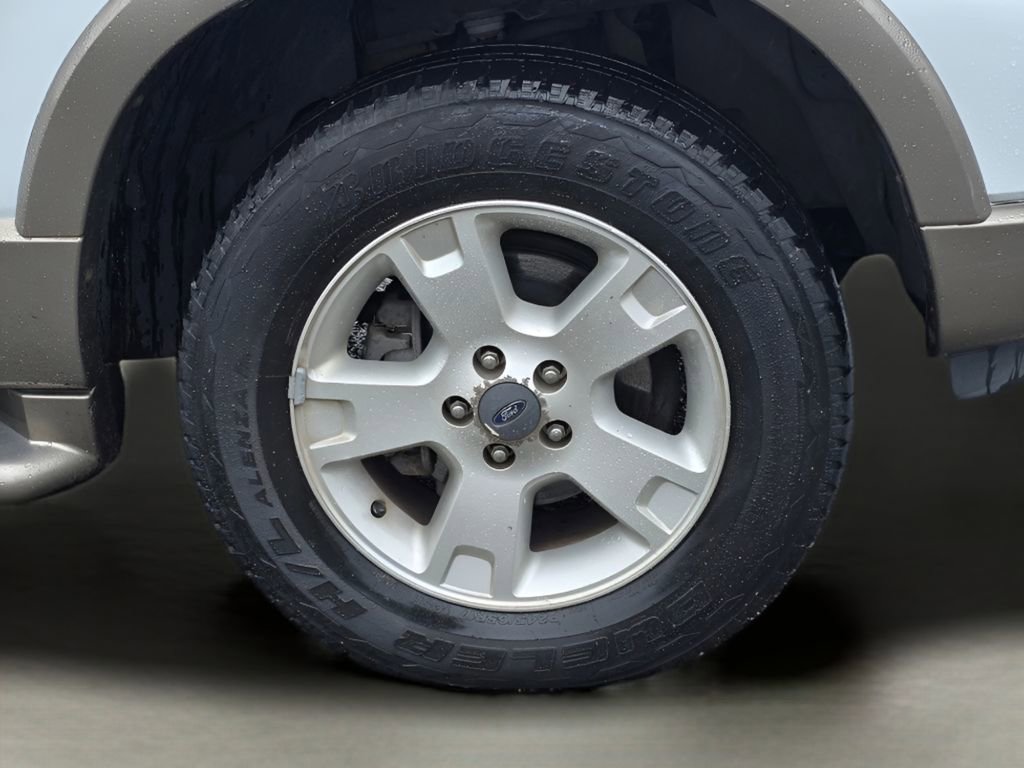 Used 2004 Ford Explorer Eddie Bauer image 24