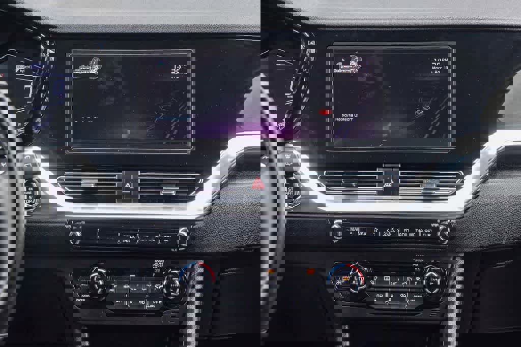 Certified 2022 Kia Niro Touring Special Edition image 12