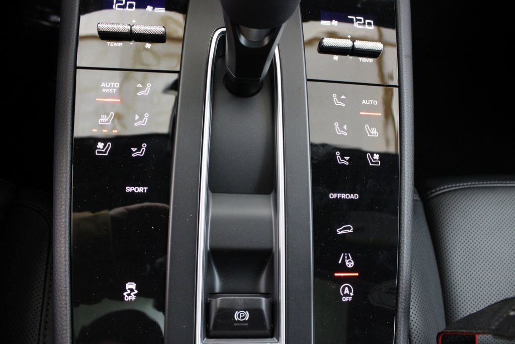 New 2026 Porsche Macan image 37