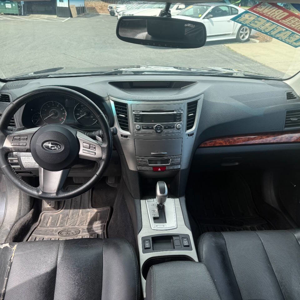 Used 2011 Subaru Outback 2.5i Limited AWD/4WD image 12