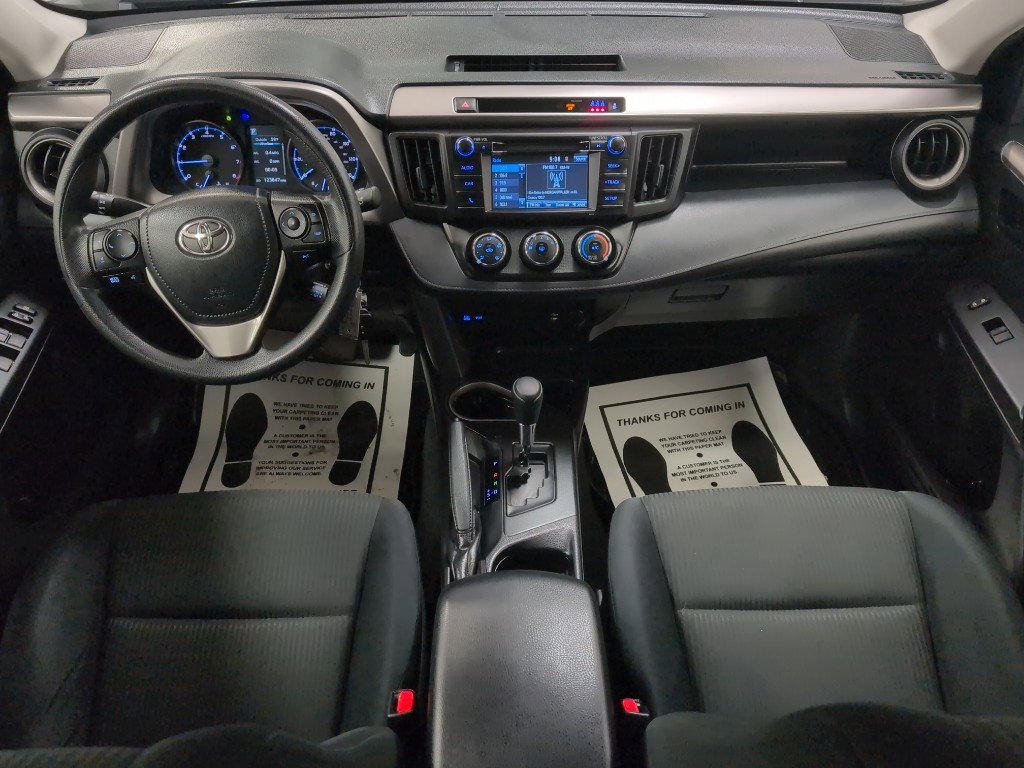 Used 2018 Toyota RAV4 LE image 10