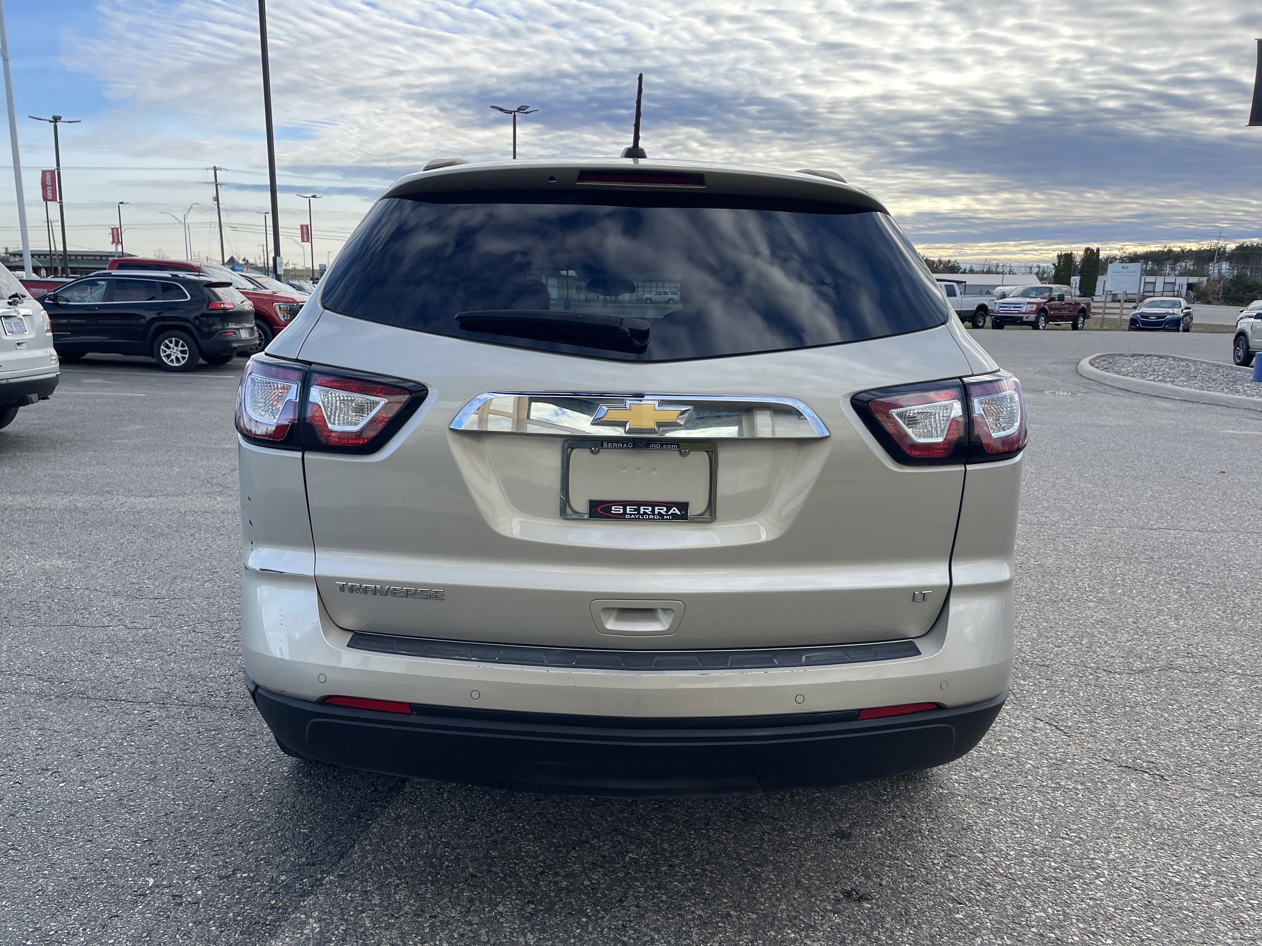 Used 2017 Chevrolet Traverse LT image 4