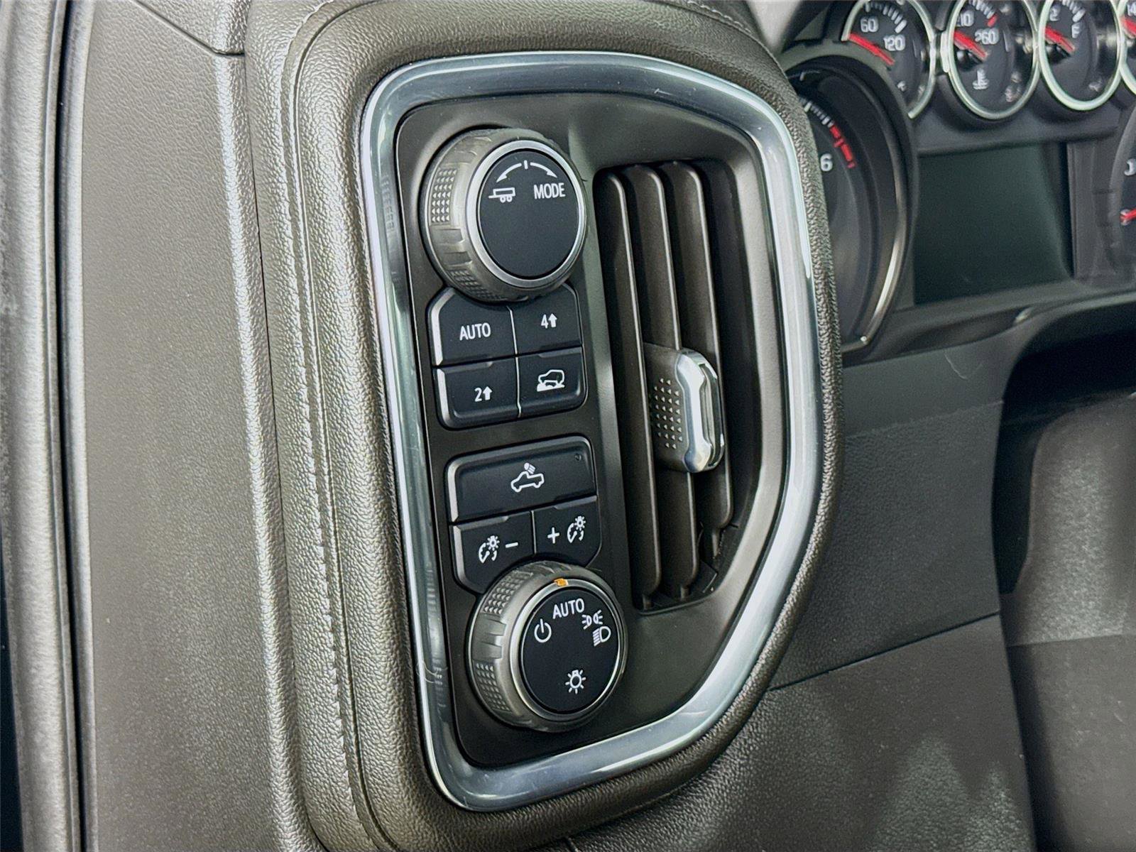 Used 2022 Chevrolet Silverado 1500 LT image 12