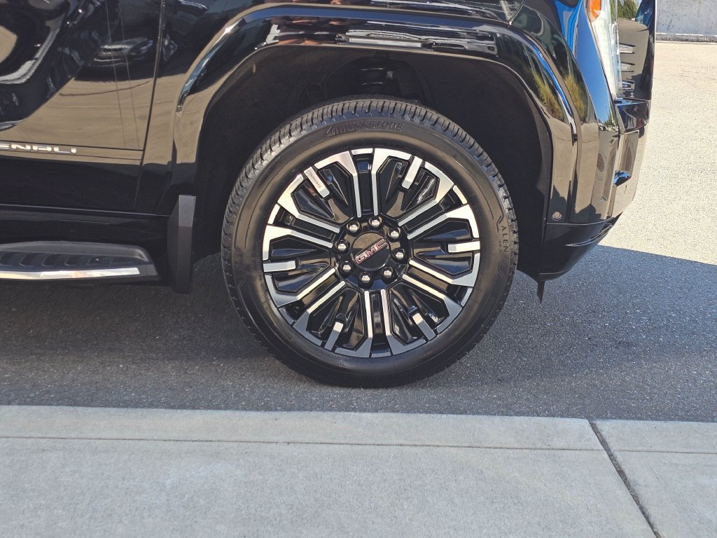Used 2026 GMC Sierra EV Denali AWD/4WD image 9