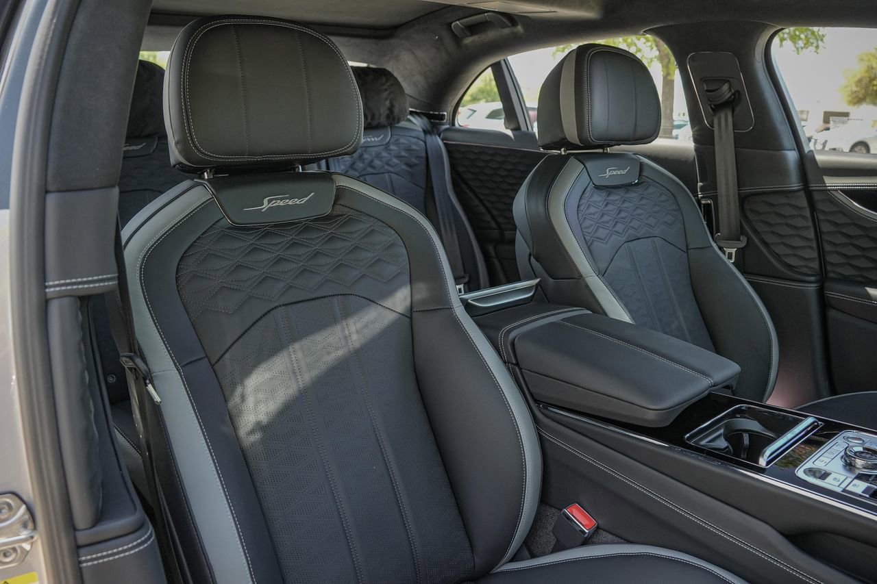 New 2025 Bentley Flying Spur Plug-In Hybrid image 39