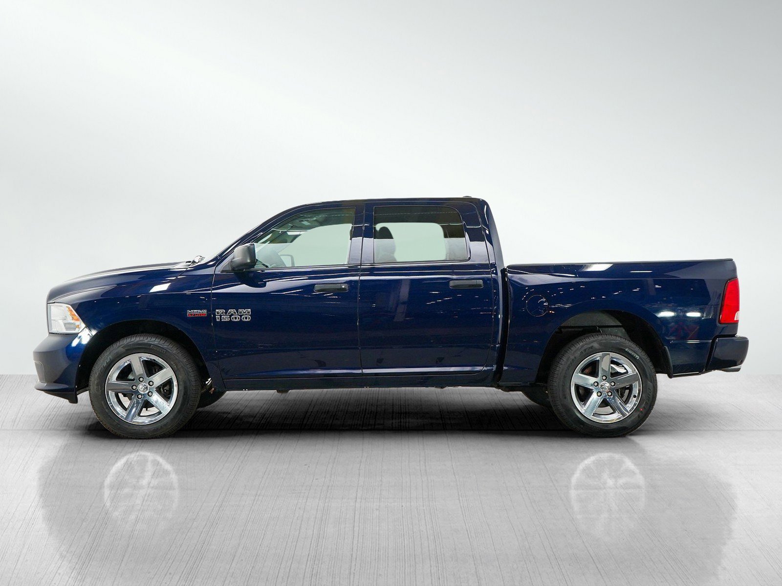 Used 2014 RAM 1500 Express AWD/4WD image 2