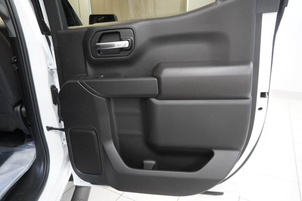 New 2026 Chevrolet Silverado 1500 Custom w/ Turbomax Blackout Package AWD/4WD image 27