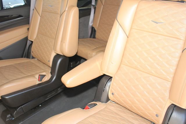 Used 2021 Cadillac Escalade Premium Luxury image 21