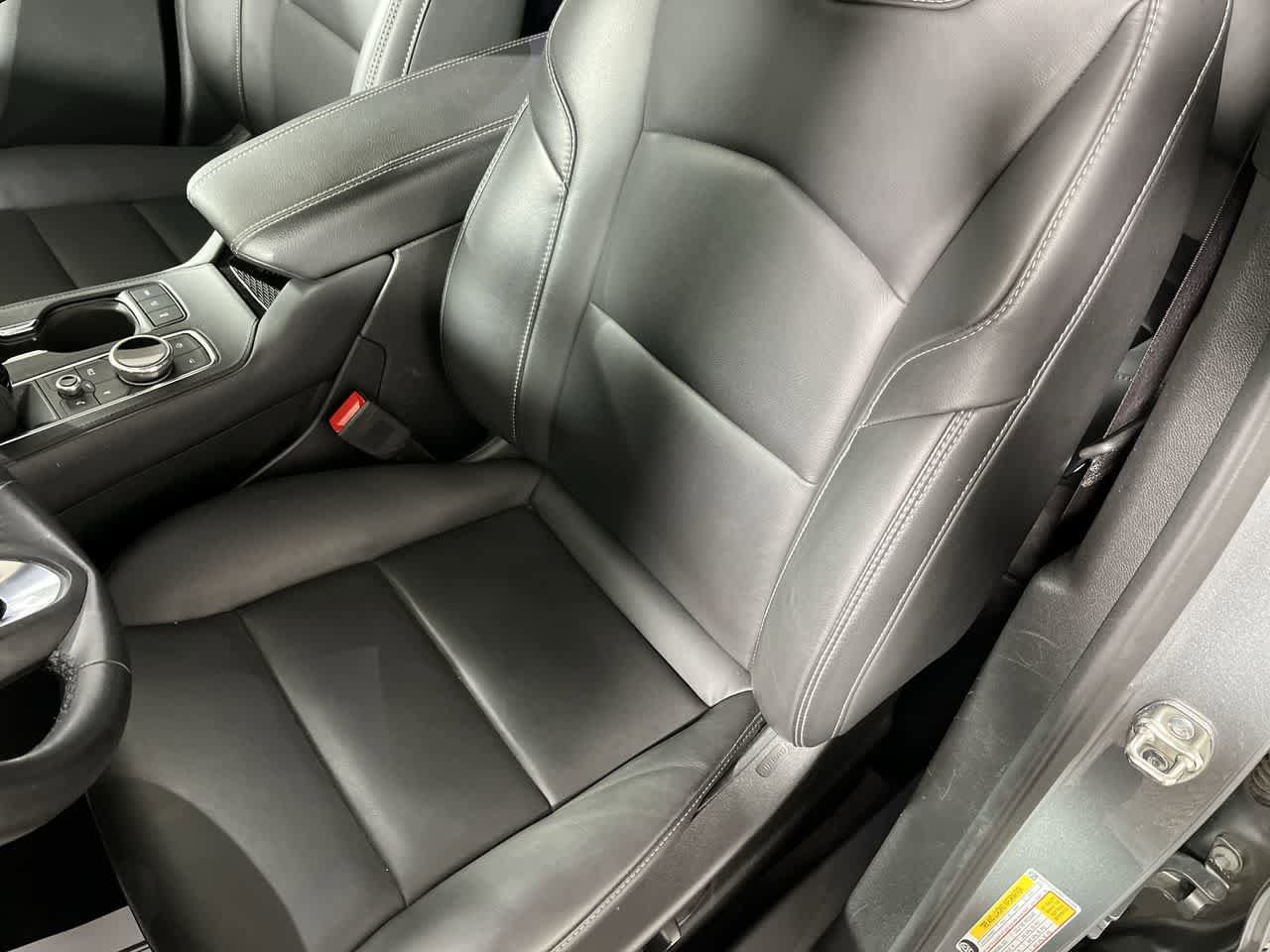 Used 2025 Cadillac XT4 Premium Luxury image 15