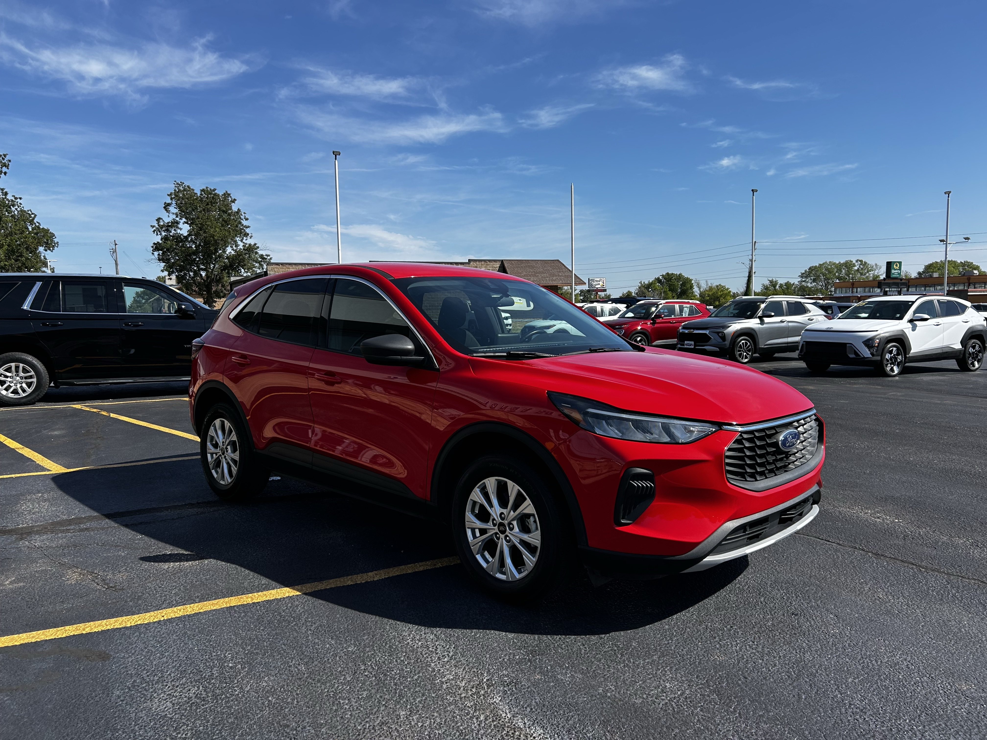 Used 2024 Ford Escape Active AWD/4WD image 3