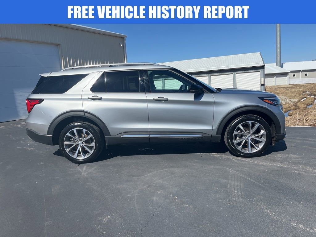 Used 2025 Ford Explorer Platinum w/ Ultimate Package image 3