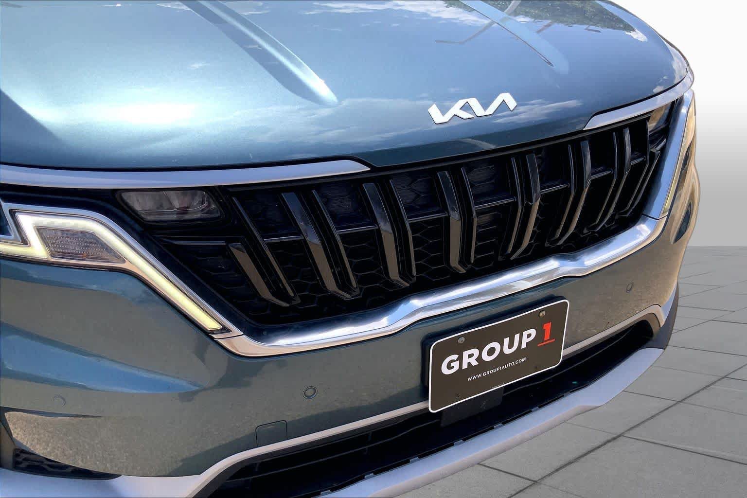 Used 2022 Kia Carnival EX FWD image 37