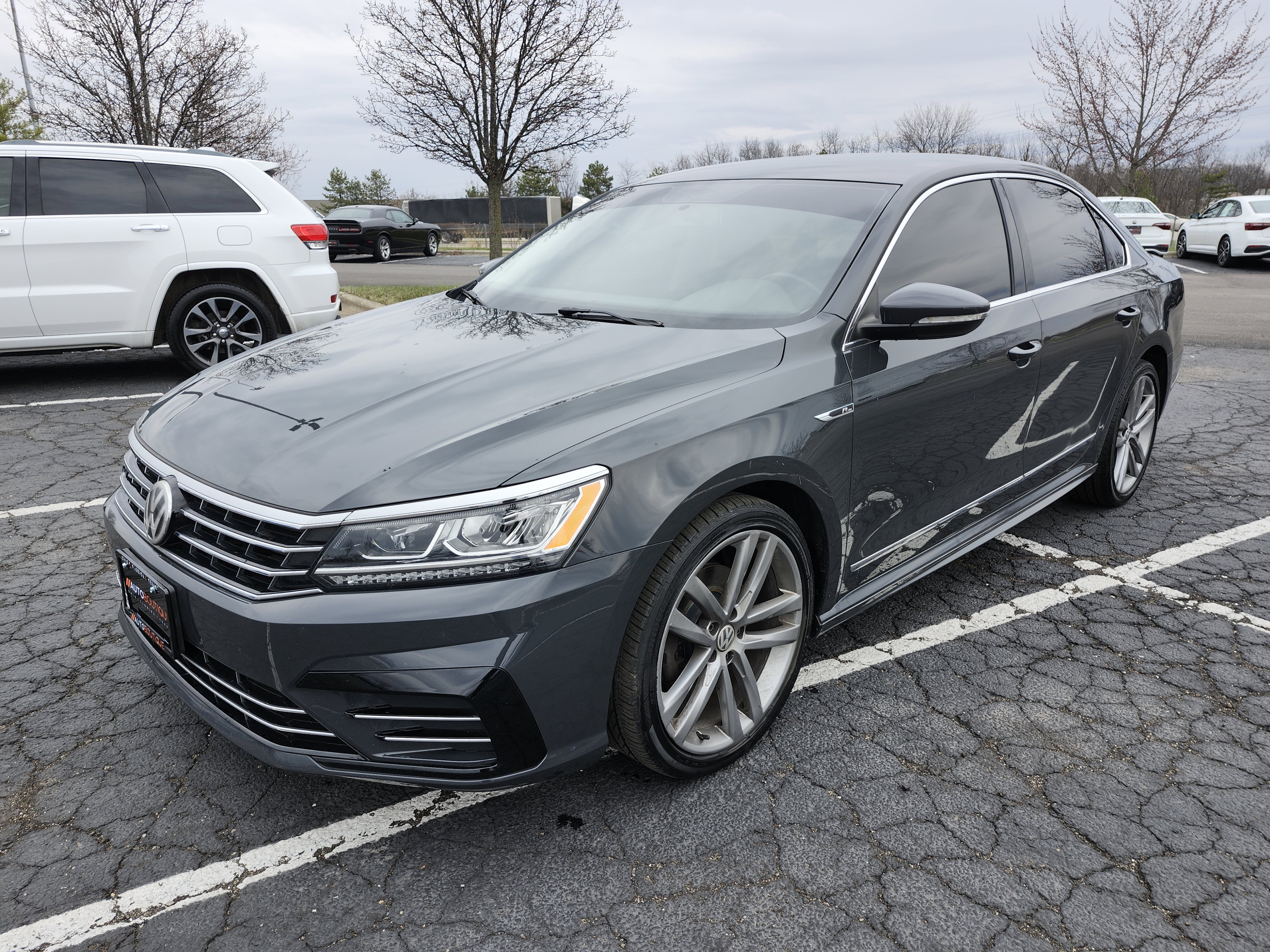Used 2017 Volkswagen Passat 1.8T R-Line w/ R-Line Lighting Package image 11