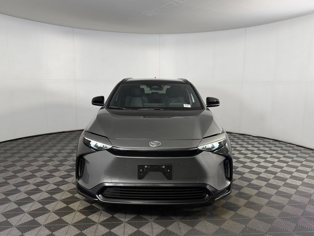 Used 2025 Toyota bZ4X FWD image 4