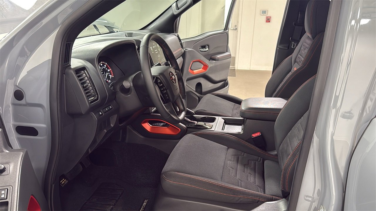Used 2023 Nissan Frontier Pro-X w/ Tow Package image 12