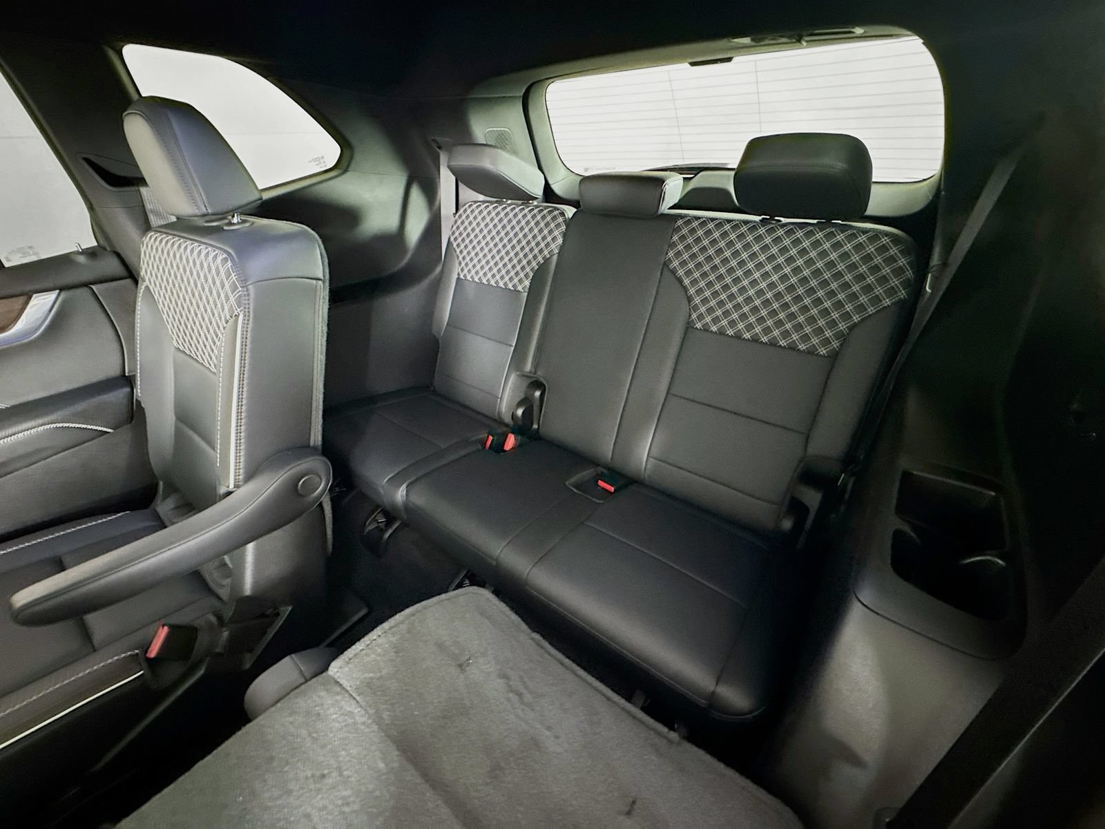 Used 2024 GMC Acadia Denali w/ Super Cruise Package FWD image 23