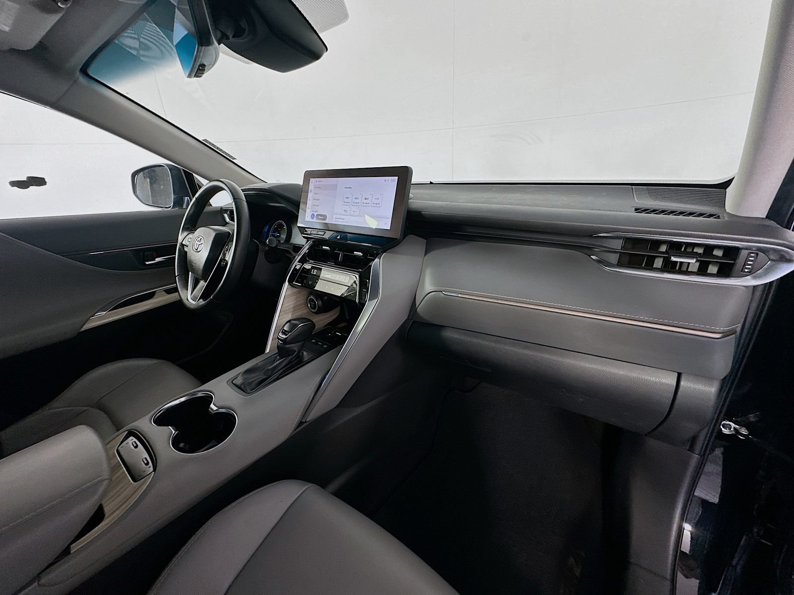 Used 2023 Toyota Venza XLE AWD/4WD image 28