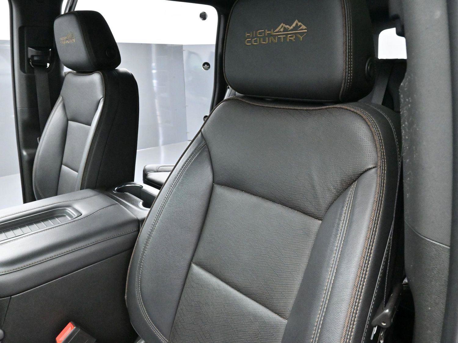 Used 2022 Chevrolet Suburban High Country image 18