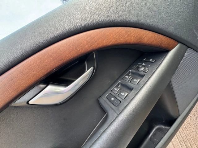 Used 2011 Volvo XC70 3.2 image 11