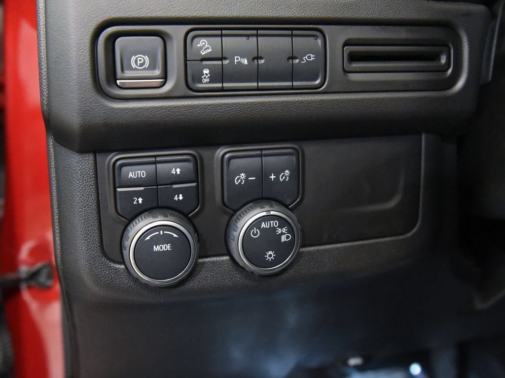 Used 2021 Chevrolet Tahoe Z71 AWD/4WD image 31