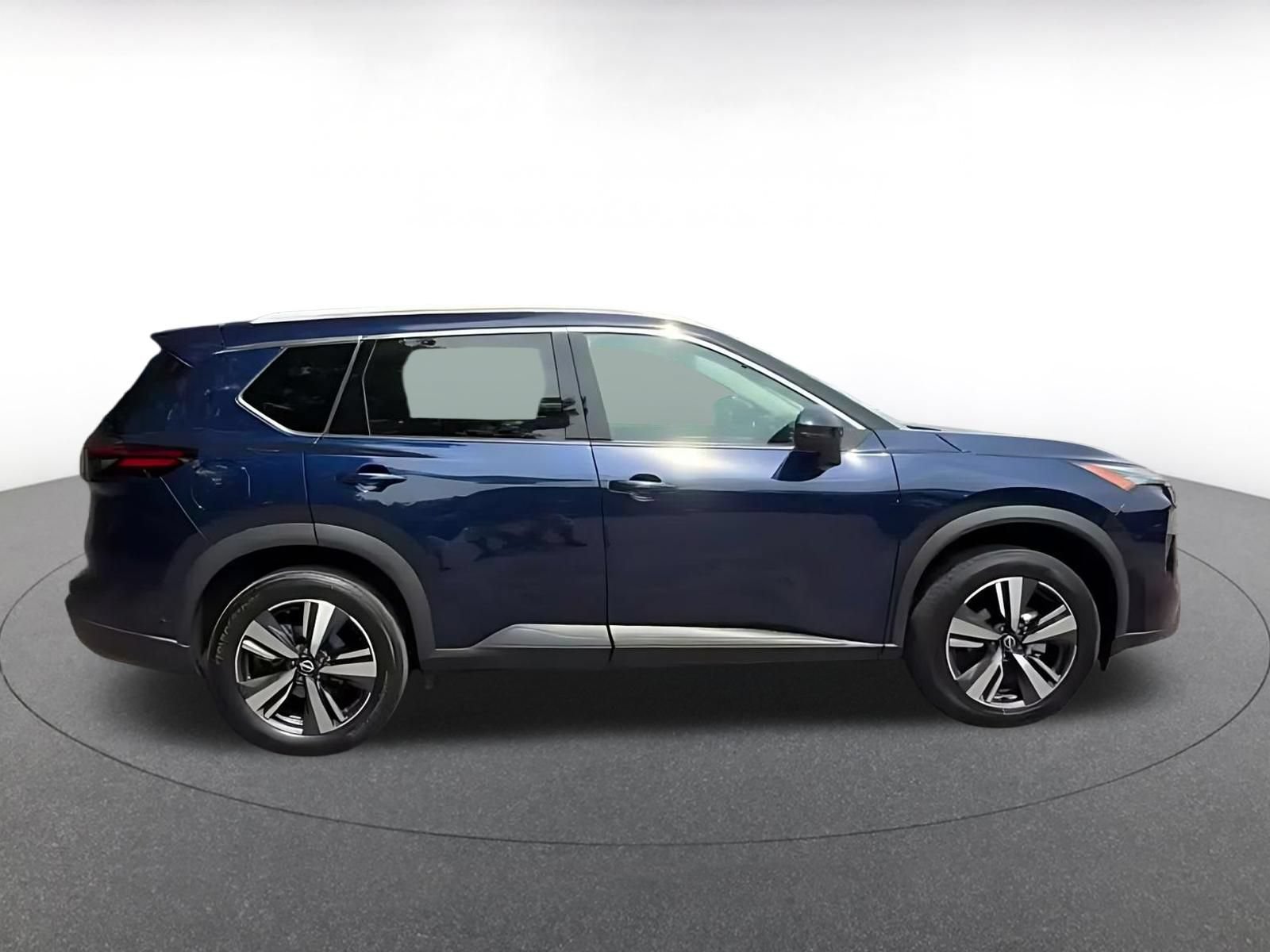 Used 2026 Nissan Rogue SL FWD image 15