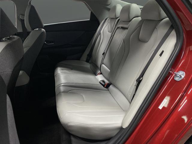 Certified 2025 Hyundai Elantra Limited image 29