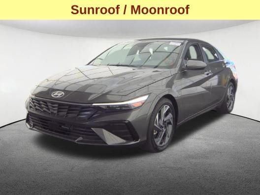 Used 2025 Hyundai Elantra SEL image 4