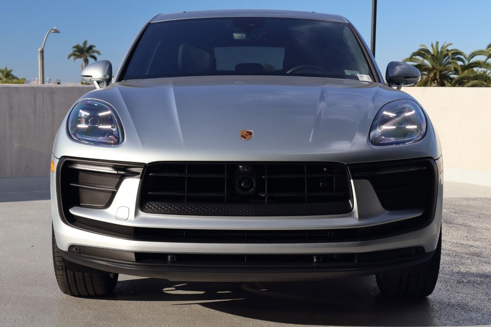 Certified 2025 Porsche Macan image 6