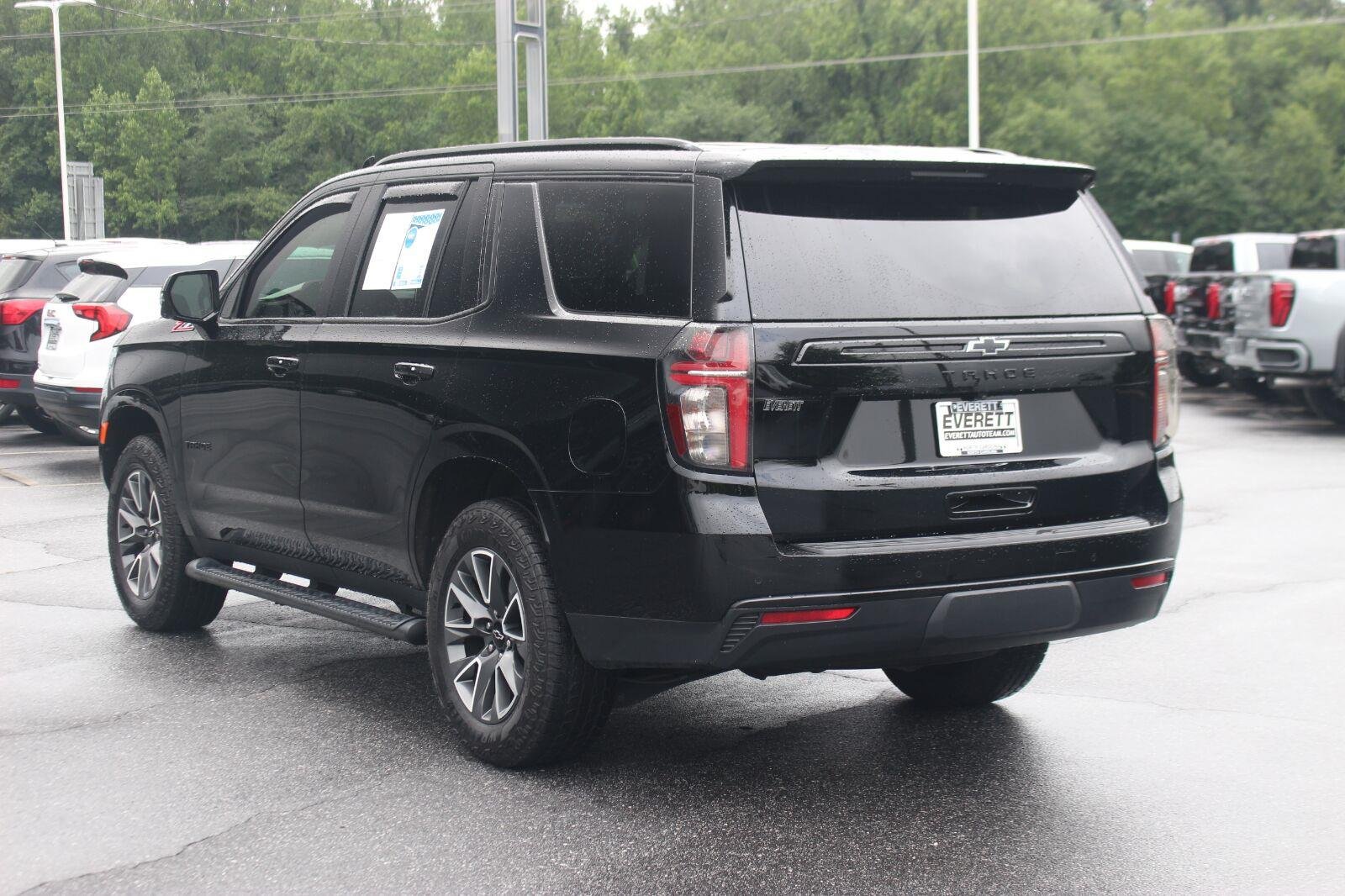 Used 2024 Chevrolet Tahoe Z71 w/ Luxury Package AWD/4WD image 5