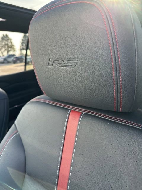 Used 2024 Chevrolet Traverse RS w/ LPO, Floor Liner Package image 38