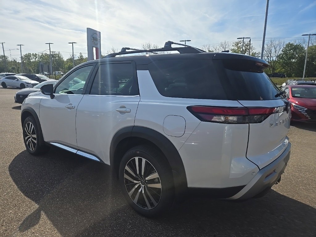 New 2025 Nissan Pathfinder Platinum w/ Lighting Package (N92) image 5