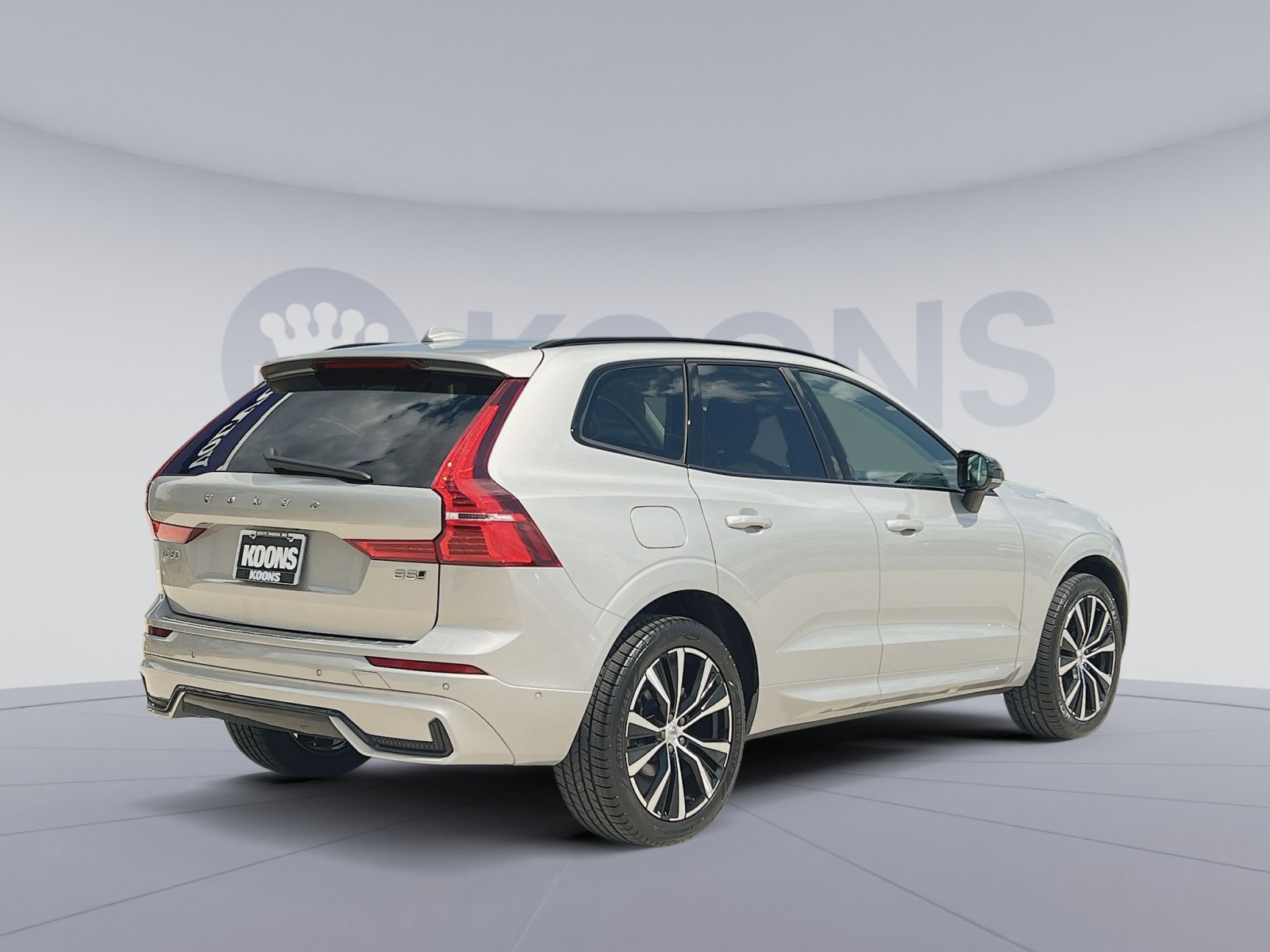 Certified 2023 Volvo XC60 B5 Plus w/ Protection Package Premier AWD/4WD image 16