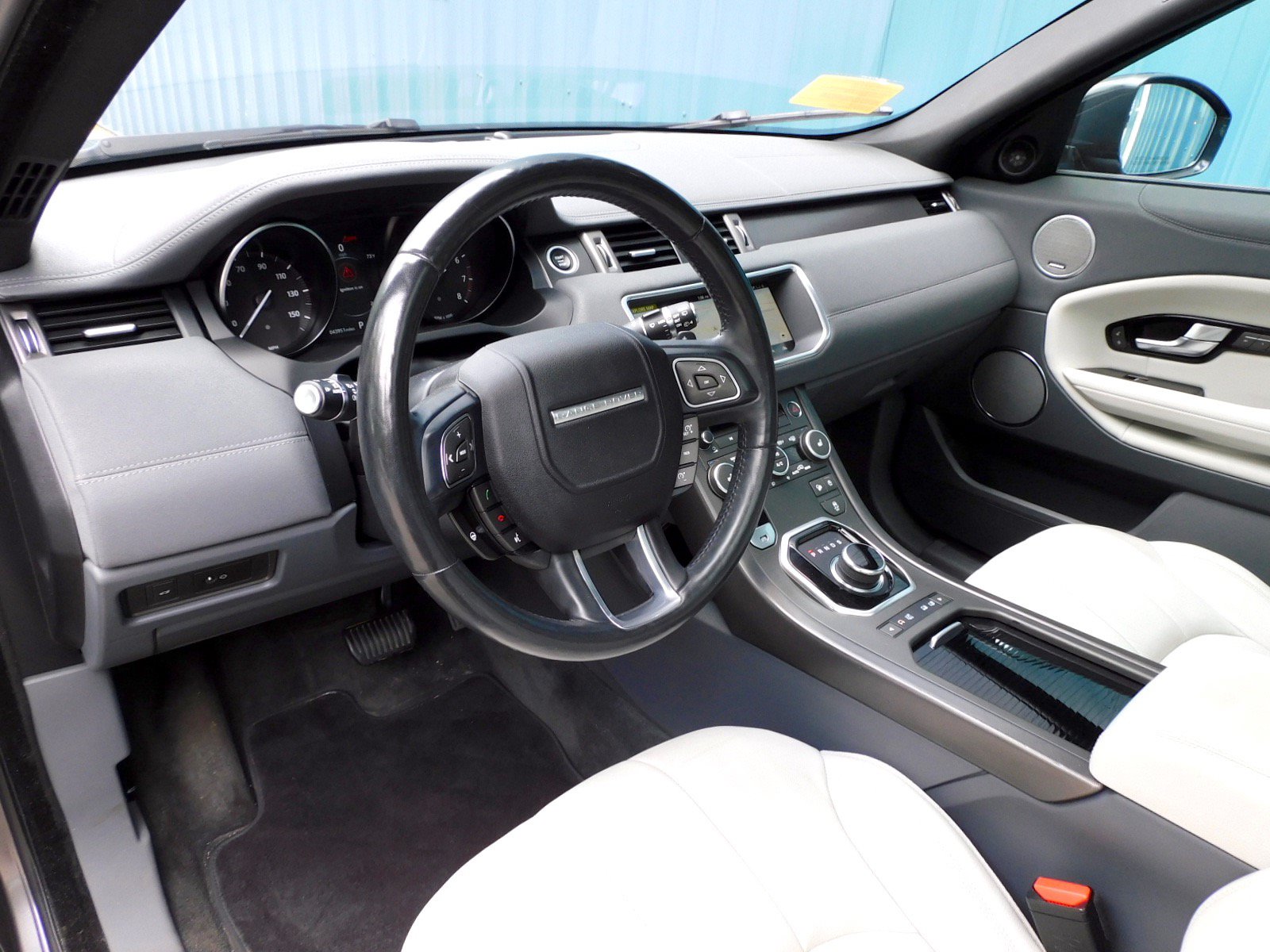 Used 2019 Land Rover Range Rover Evoque SE Premium AWD/4WD image 13