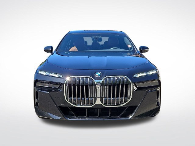 Certified 2026 BMW 760i xDrive AWD/4WD image 2