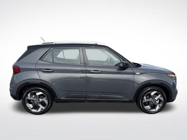 Certified 2025 Hyundai Venue Limited FWD image 6