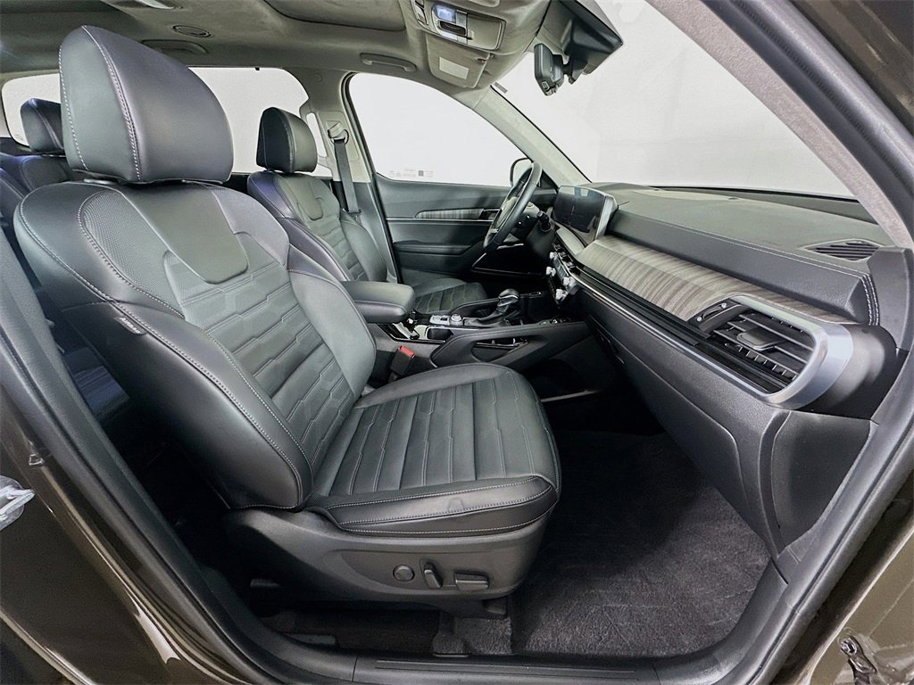 Certified 2024 Kia Telluride SX Prestige w/ Towing Package image 6