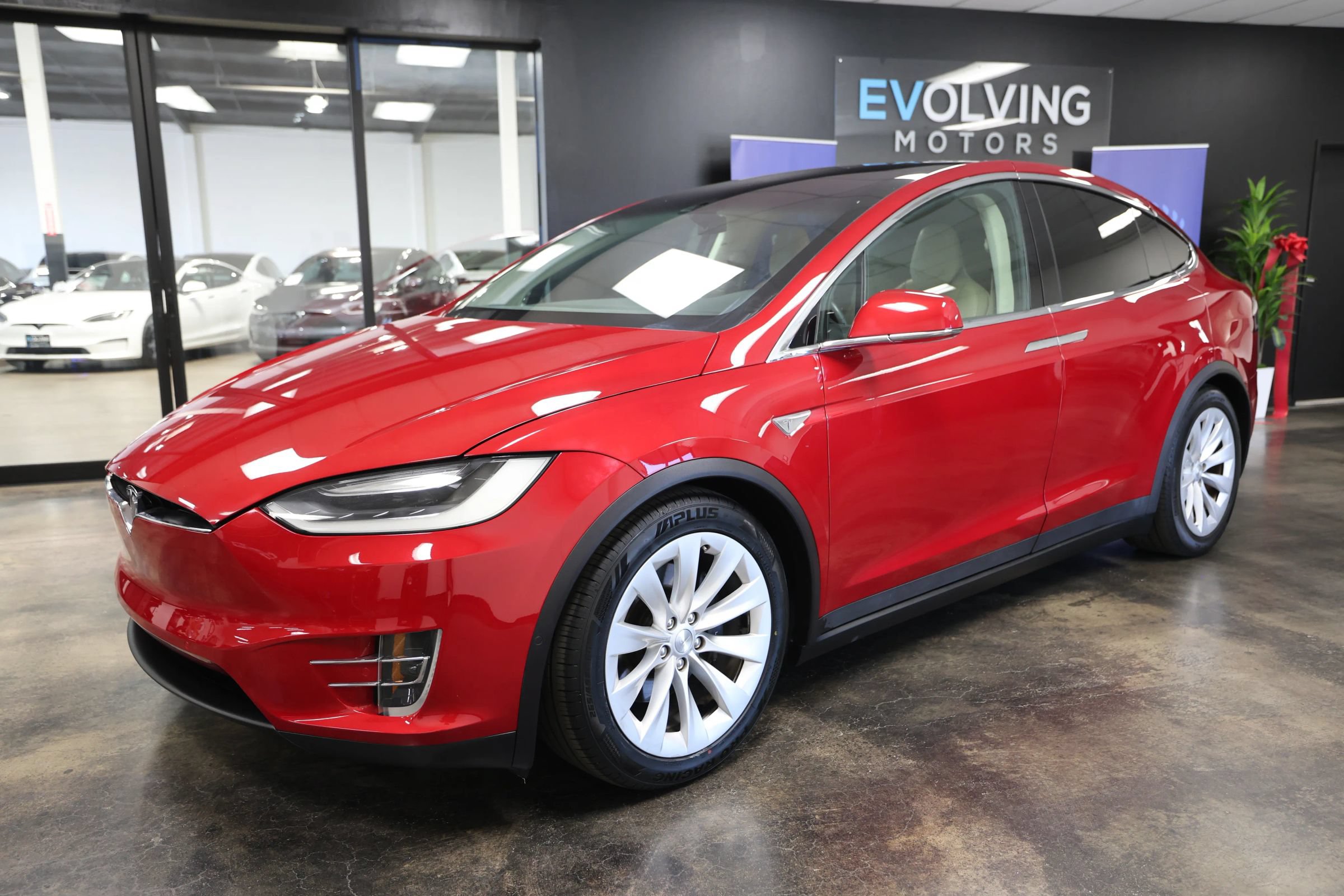 Used 2016 Tesla Model X 90D AWD/4WD image 5
